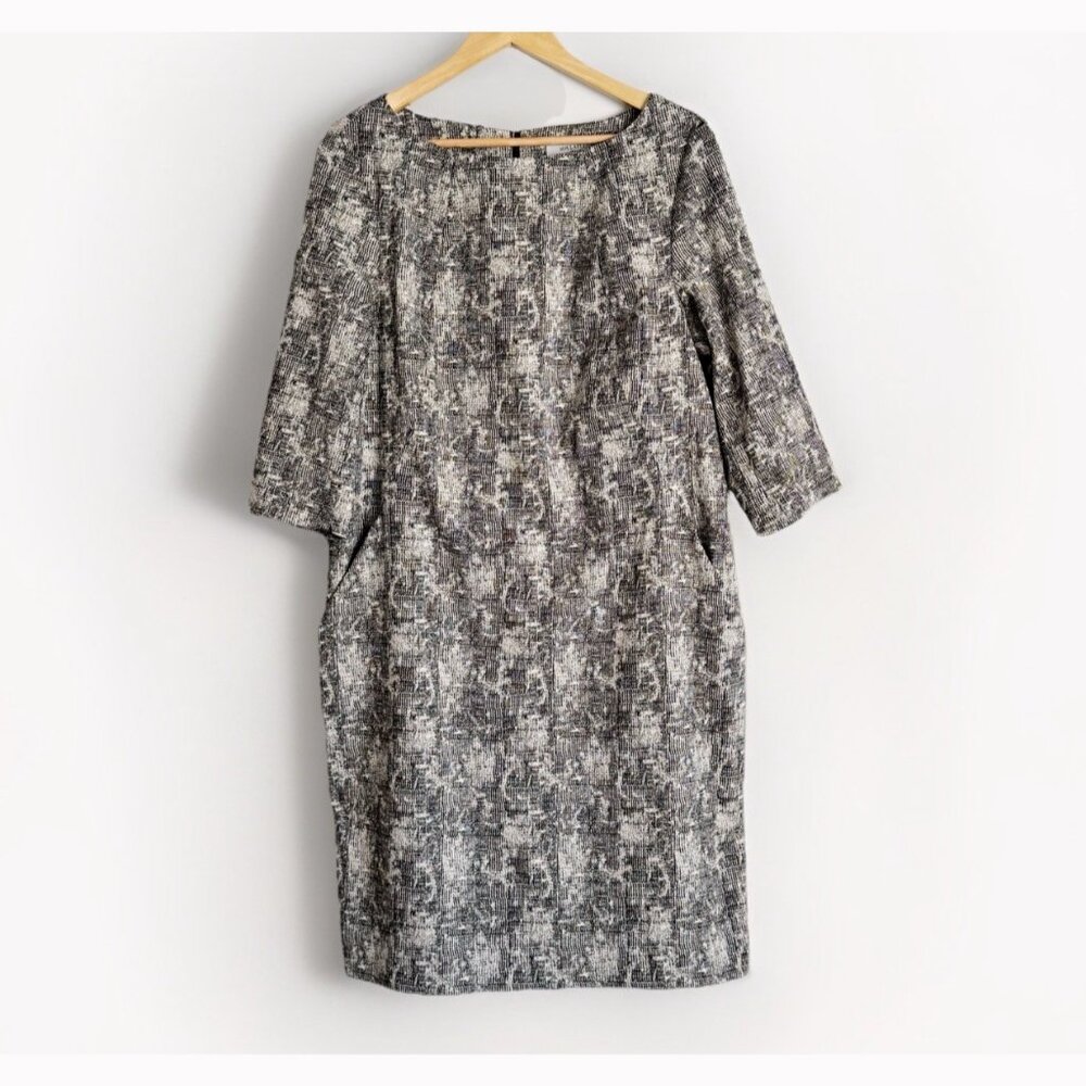 MM. LaFleur The Etsuko Crackle Black Sheath Dress Size 1X Half Sleeve Pockets